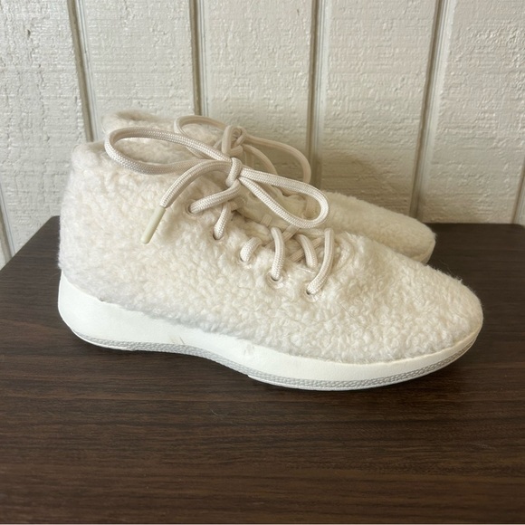 Allbirds Wool Runner Up Fluffs Sneakers, size 8. - Picture 1 of 8